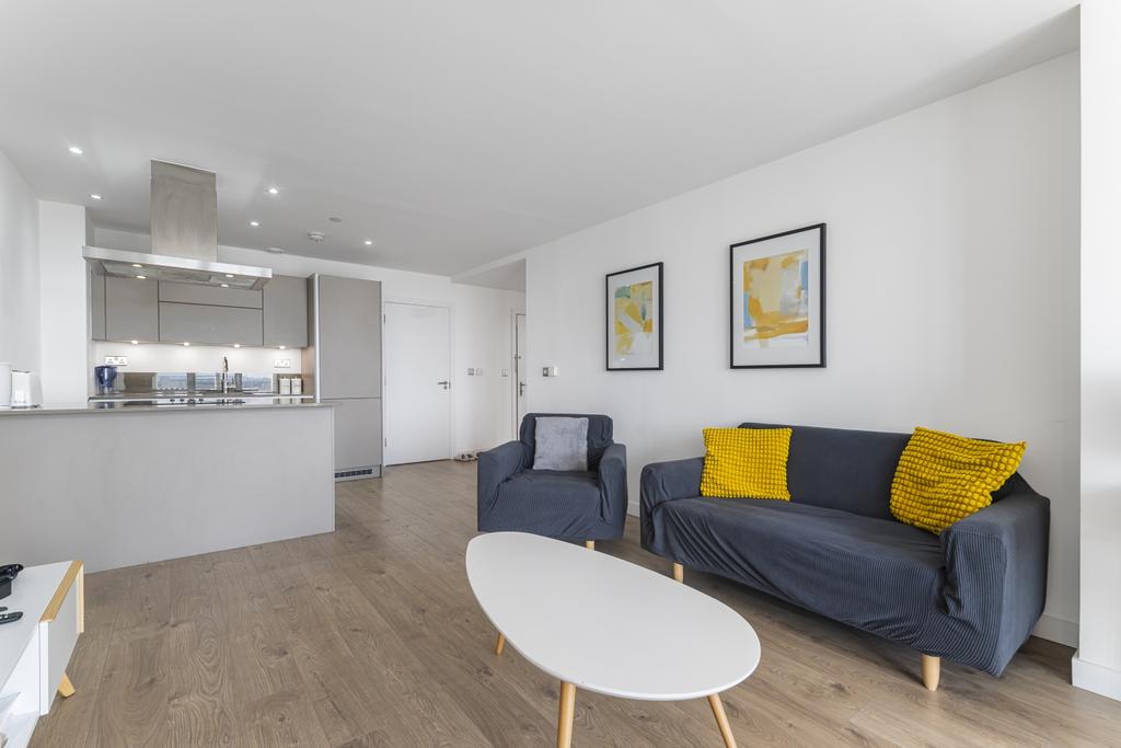 Flat 176 Stratosphere Tower 009