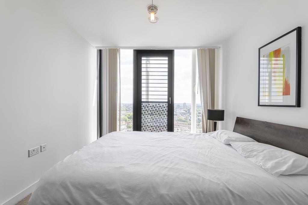 Flat 176 Stratosphere Tower 002