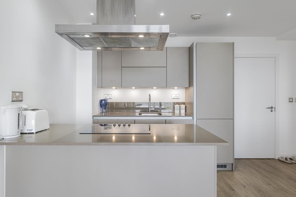 Flat 176 Stratosphere Tower 011