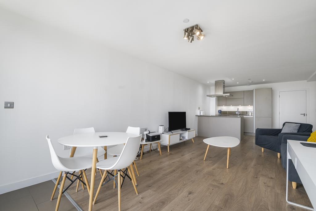 Flat 176 Stratosphere Tower 010