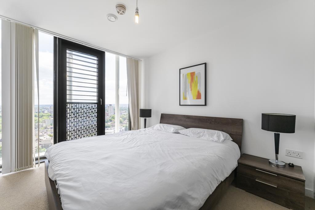 Flat 176 Stratosphere Tower 003