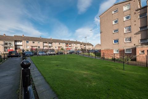 3 bedroom property to rent, Northfield Drive, Edinburgh, EH8