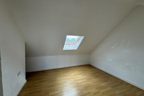 2 bedroom flat to rent, Victoria Park Road, Smethwick, West Midlands, B66