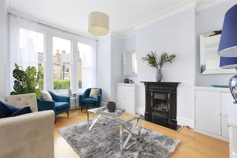 2 bedroom flat for sale, Clapham South, London SW12