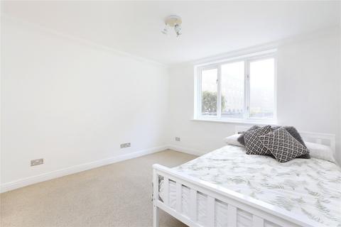 3 bedroom flat to rent, Prices Court, Battersea SW11