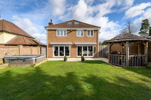 6 bedroom detached house to rent, Rectory Lane North, West Malling ME19