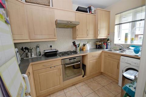 3 bedroom terraced house to rent, Treffry Road, Truro, Cornwall, TR1 1UF