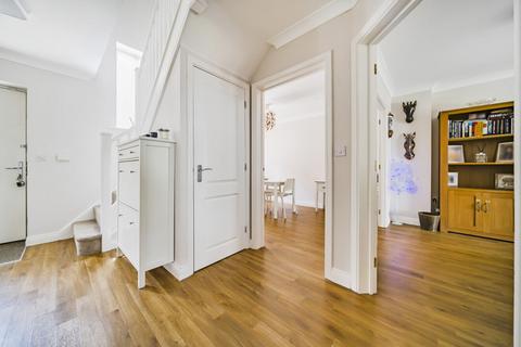 3 The Robins, Bracknell, RG12 8BU