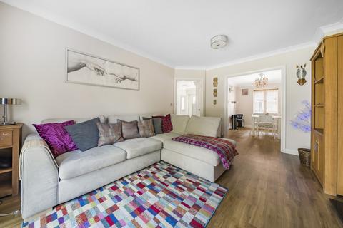 3 The Robins, Bracknell, RG12 8BU