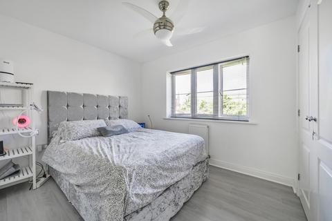 3 The Robins, Bracknell, RG12 8BU