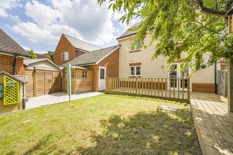 3 The Robins, Bracknell, RG12 8BU