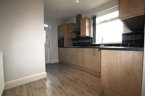 3 bedroom semi-detached house to rent, Wolfe Road, Sheffield