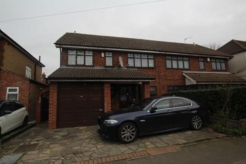 4 bedroom semi-detached house for sale, Rosedale Road, Romford