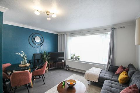 1 bedroom flat to rent, Bycullah Road, Enfield, EN2