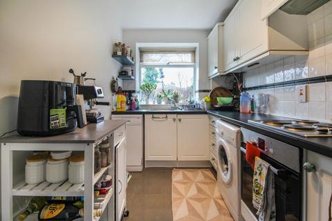 1 bedroom flat to rent, Bycullah Road, Enfield, EN2