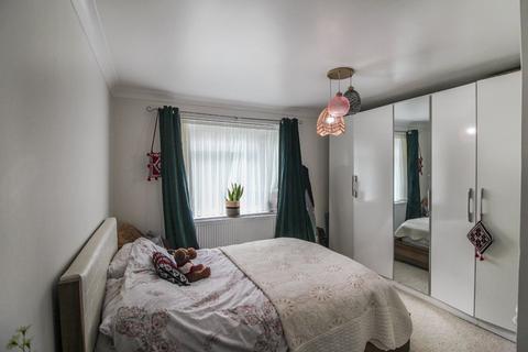 1 bedroom flat to rent, Bycullah Road, Enfield, EN2