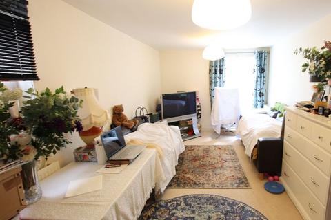 2 bedroom flat for sale, Cherington Court, Station Road, EN5