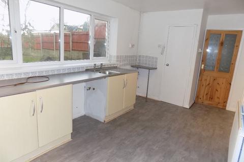 3 bedroom terraced house to rent, Lyndale Road, Dudley