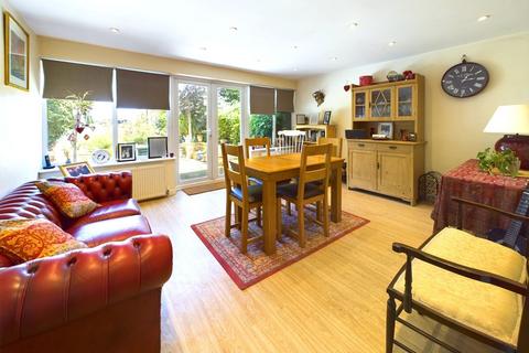 21 Frethern Close, Burford, OX18 4NS