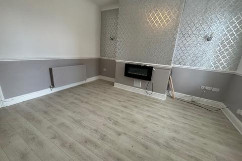 2 bedroom terraced house to rent, Oldham OL8