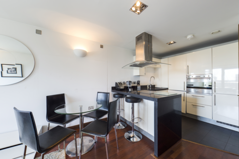 1 bedroom flat to rent, Altura Tower, Bridges Court Road, London, SW11