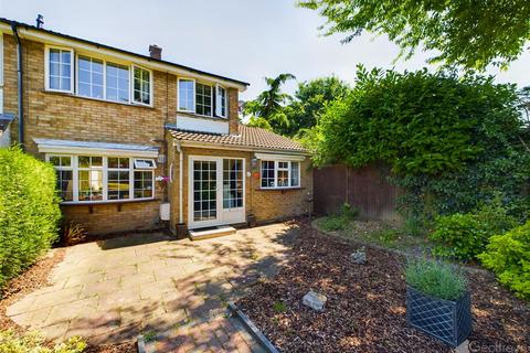 3 bedroom end of terrace house for sale, Wellington Road, Stevenage SG2