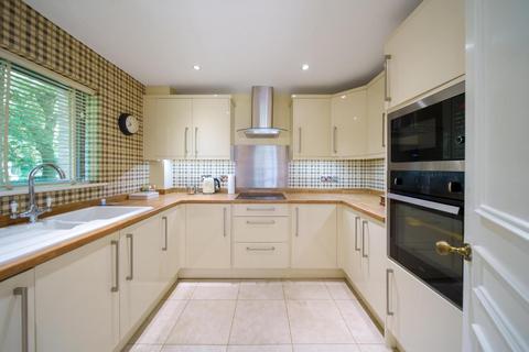 2 bedroom apartment for sale, West Court, Leeds LS8