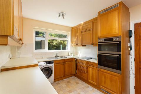 4 bedroom detached house for sale, Elmhurst Close, Leeds LS17