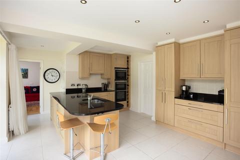 5 bedroom detached house for sale, Blind Lane, Leeds LS17