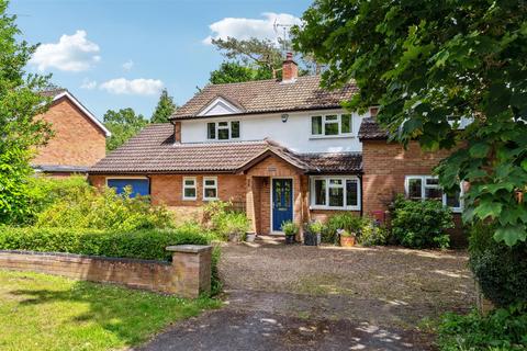 5 bedroom detached house for sale, Heath Park Road, Leighton Buzzard, Bedfordshire