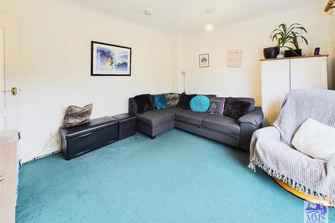 3 bedroom end of terrace house for sale, Carpenters Close, Rochester