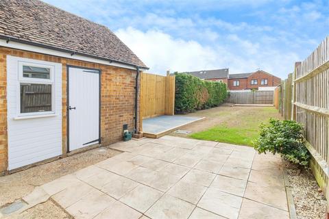 3 bedroom terraced house for sale, Vandyke Road, Leighton Buzzard, Bedfordshire