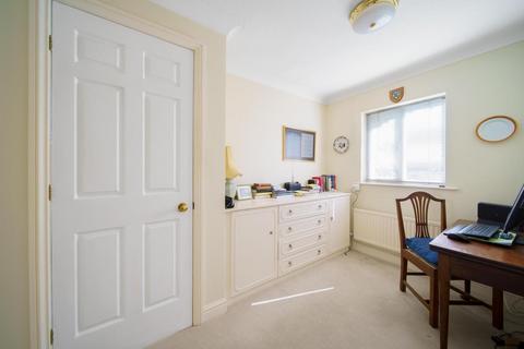 2 bedroom apartment for sale, Park Avenue, Leeds LS8