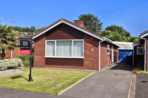 2 bedroom detached bungalow for sale, Holly Close, Kinver