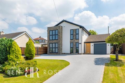 142 Blackburn Road, Chorley, PR6 8TL
