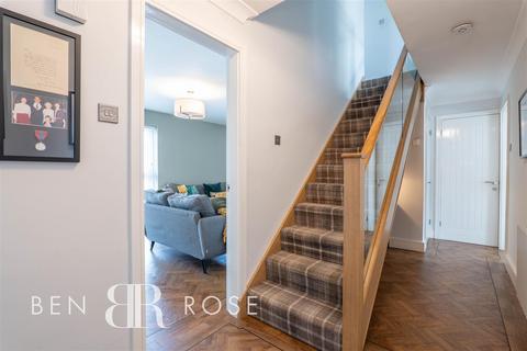 142 Blackburn Road, Chorley, PR6 8TL