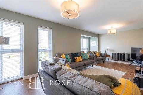 142 Blackburn Road, Chorley, PR6 8TL