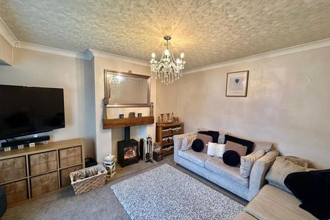 3 bedroom semi-detached house for sale, Berwick Avenue, Heckmondwike