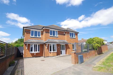 4 bedroom detached house for sale, Nythe Road, Swindon SN3