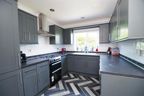 4 bedroom detached house for sale, Nythe Road, Swindon SN3