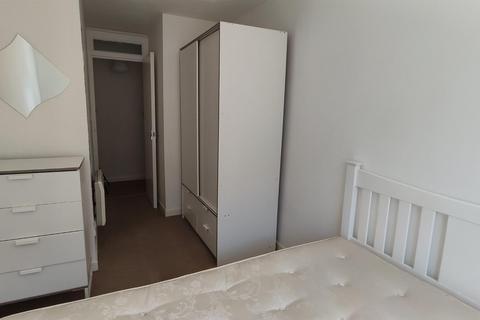 2 bedroom flat to rent, CUNNINGHAM COURT, CUNNINHAM ROAD, PO5 2SU