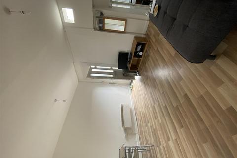 2 bedroom flat to rent, Lancaster Road, Enfield