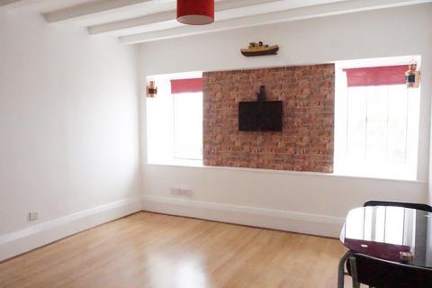 Studio to rent, 9A Pease Court, High Street, Hull, HU1 1NG