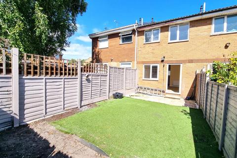 2 bedroom terraced house to rent, Chetnole Close, Poole BH17