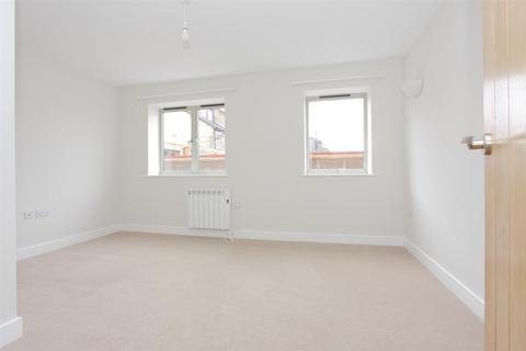 1 bedroom flat to rent, Nursery Road, Salisbury