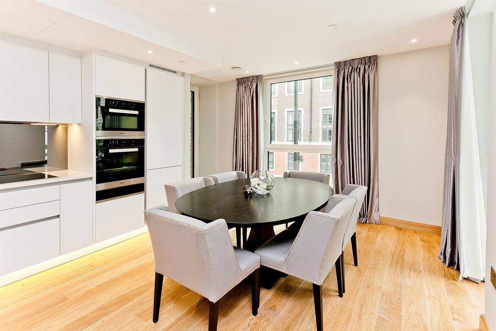 Kitchen/Dining Area