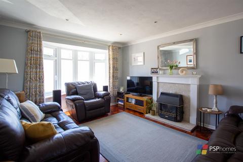 4 bedroom detached house for sale, Gerald Close, Burgess Hill