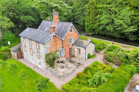 5 bedroom detached house for sale, Leighton, Welshpool Powys, SY21 8HJ