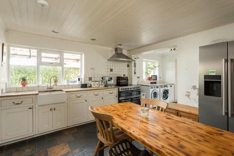 Cairns Easingwold Road, Huby, York, YO61 1HN