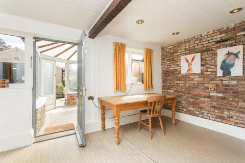 Cairns Easingwold Road, Huby, York, YO61 1HN